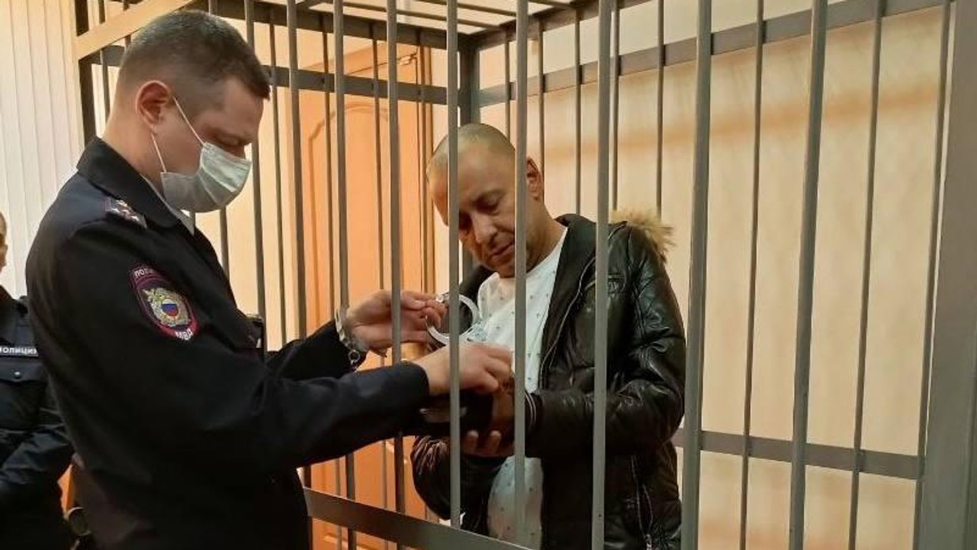 Николай Ермаков, обвиняемый в покушении на организацию убийства бывшей гражданской супруги Николай Ермаков, обвиняемый в покушении на организацию убийства бывшей гражданской супруги - РИА Новости, 1920, 15.01.2026