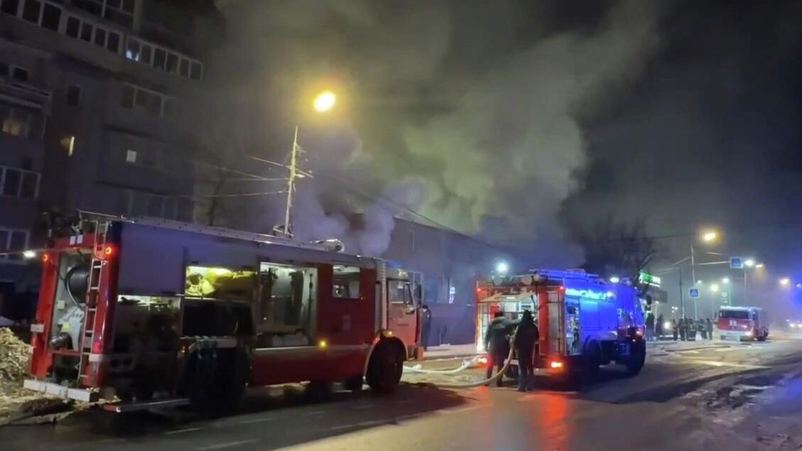 Ликвидация пожара в кафе в административном здании во Владивостоке. 17 января 2026 Ликвидация пожара в кафе в административном здании во Владивостоке. 17 января 2026 - РИА Новости, 1920, 17.01.2026