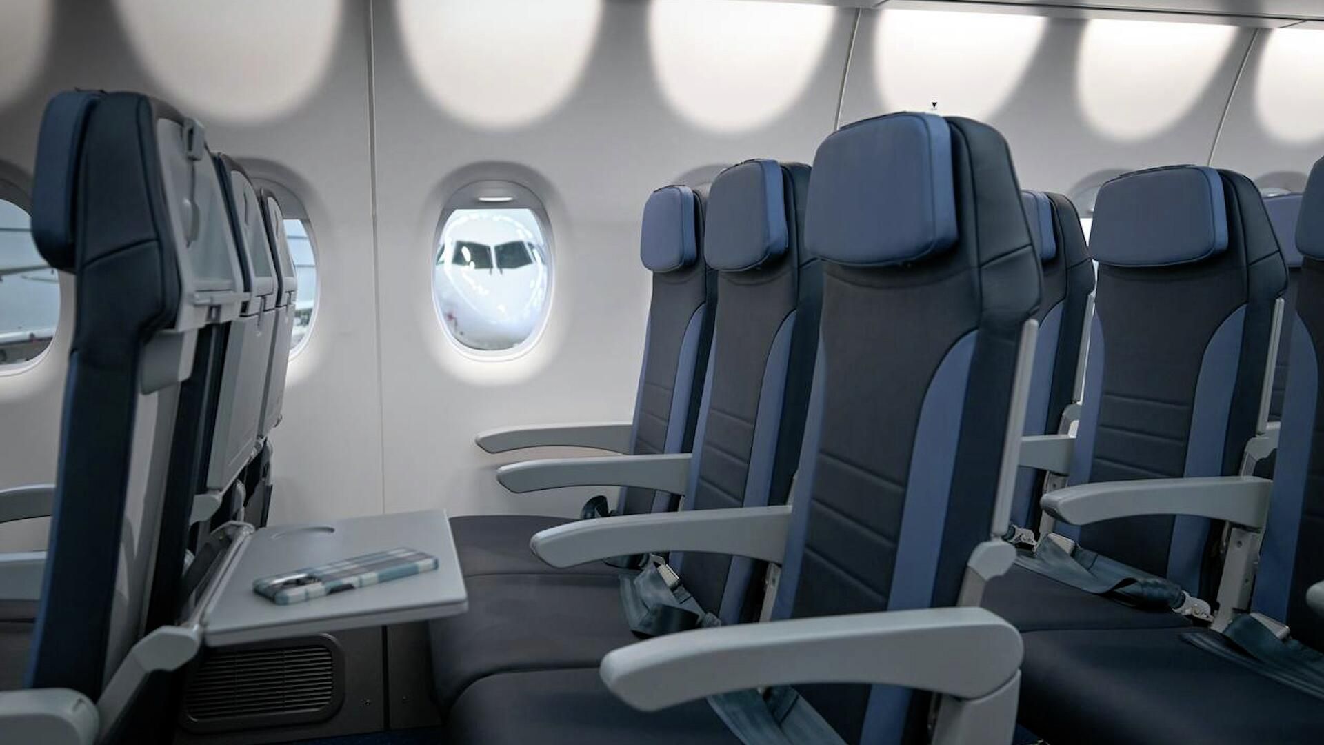 Новый интерьер импортозамещенного самолета Superjet 100 - РИА Новости, 1920, 19.01.2026