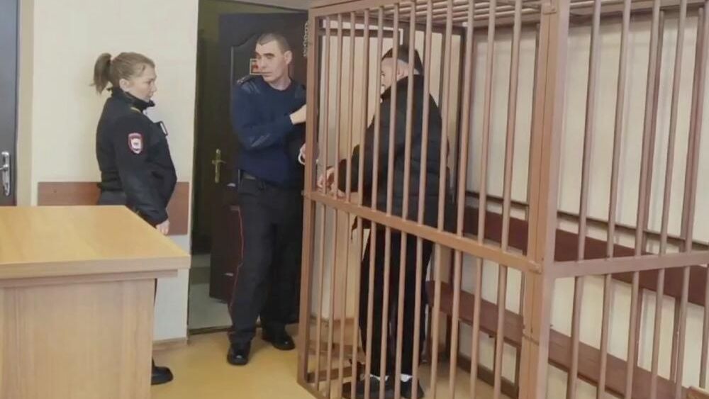 Житель Комсомольска-на-Амуре, распыливший фельдшеру перцовым баллончиком в лицо - РИА Новости, 1920, 19.01.2026