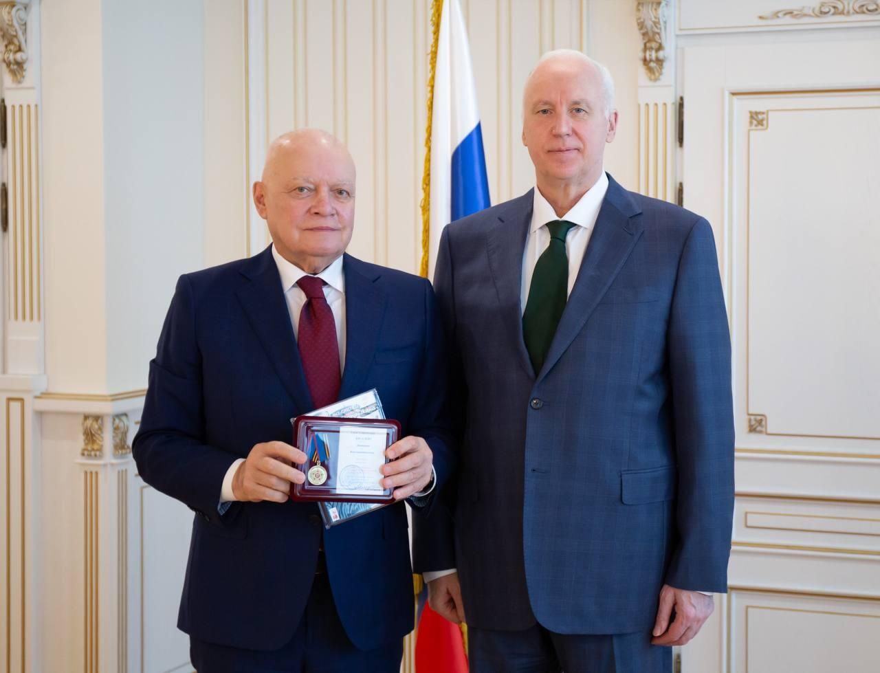 Дмитрий Киселев во время церемонии награждения представителей российских СМИ на встрече с председателем СК Александром Бастрыкиным - РИА Новости, 1920, 19.01.2026