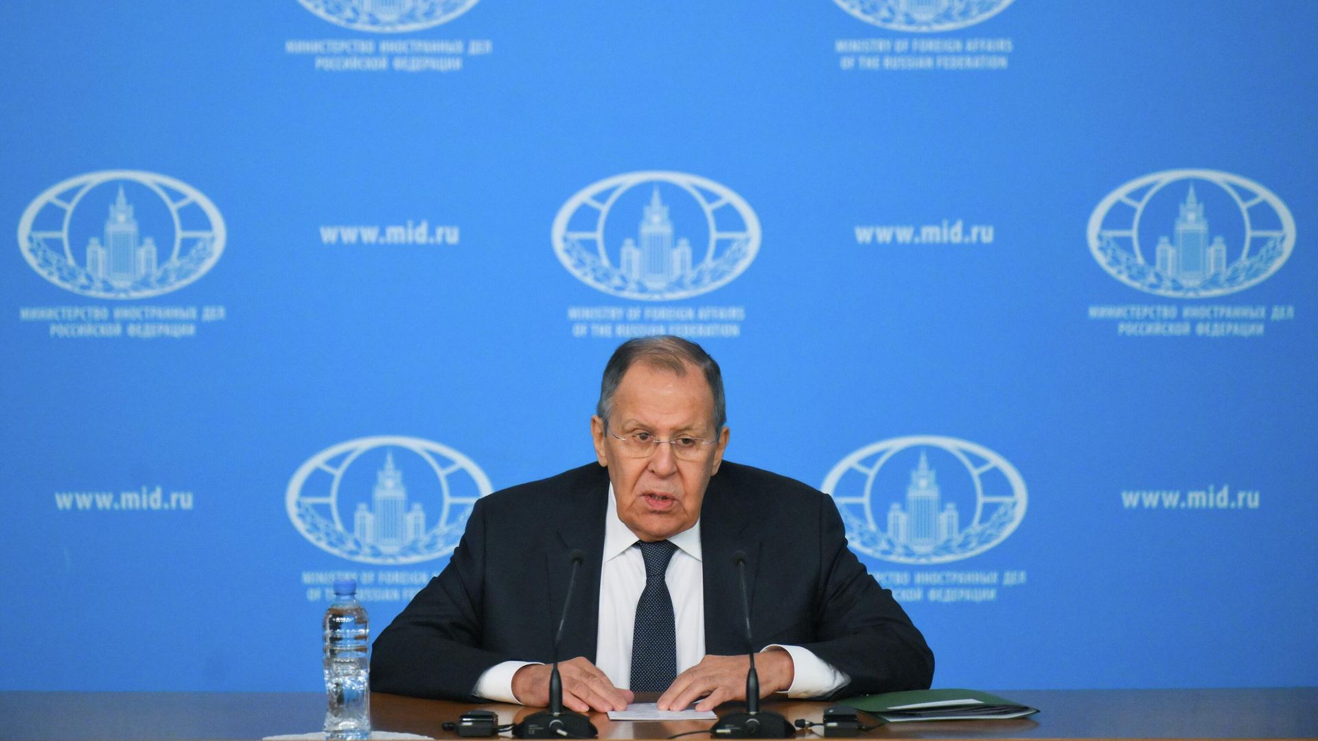 Министр иностранных дел РФ Сергей Лавров выступает на пресс-конференции по итогам деятельности российской дипломатии в 2025 году - РИА Новости, 1920, 20.01.2026