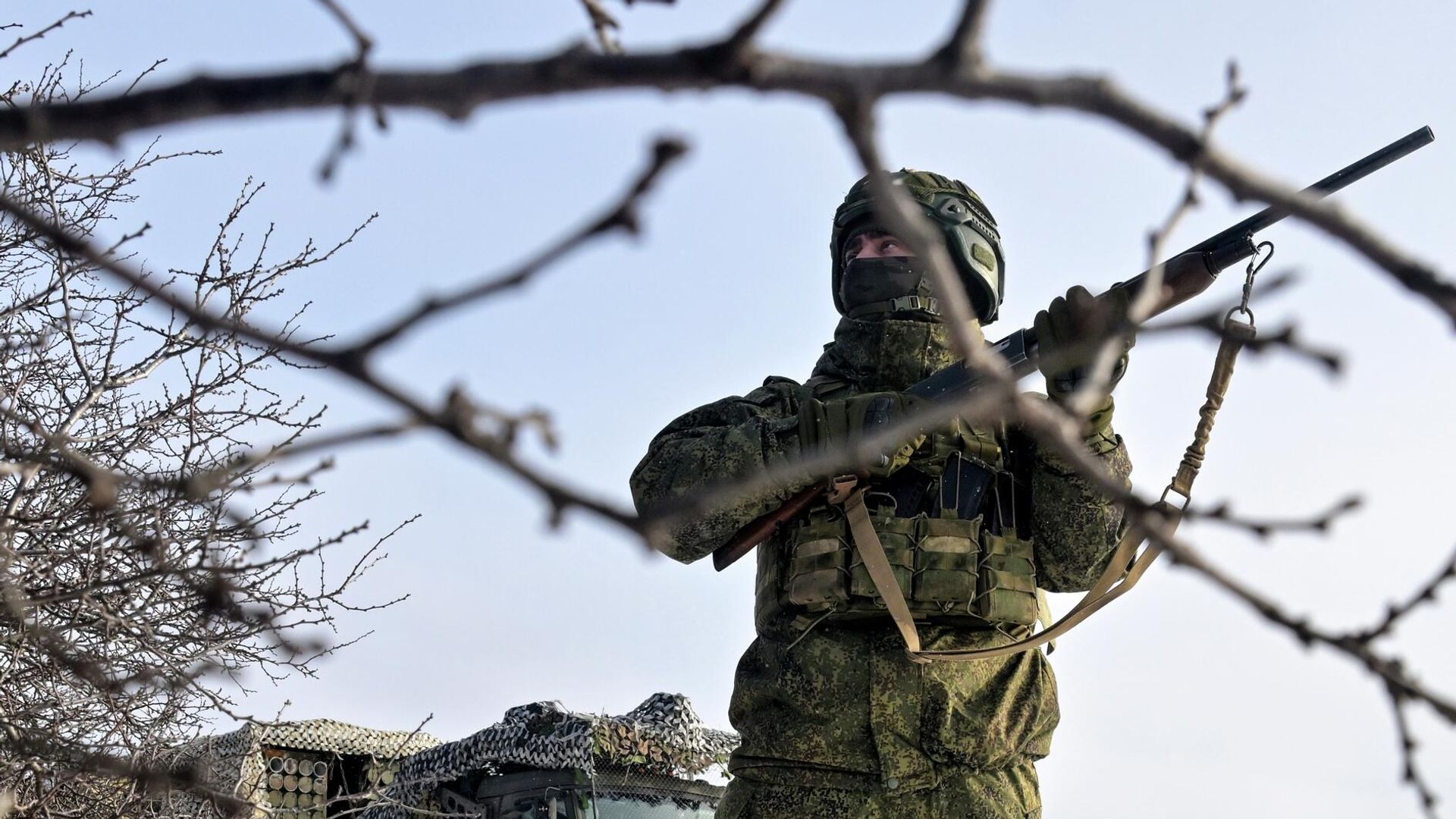 Российский военнослужащий в зоне проведения спецоперации Российский военнослужащий в зоне проведения спецоперации - РИА Новости, 1920, 10.02.2026