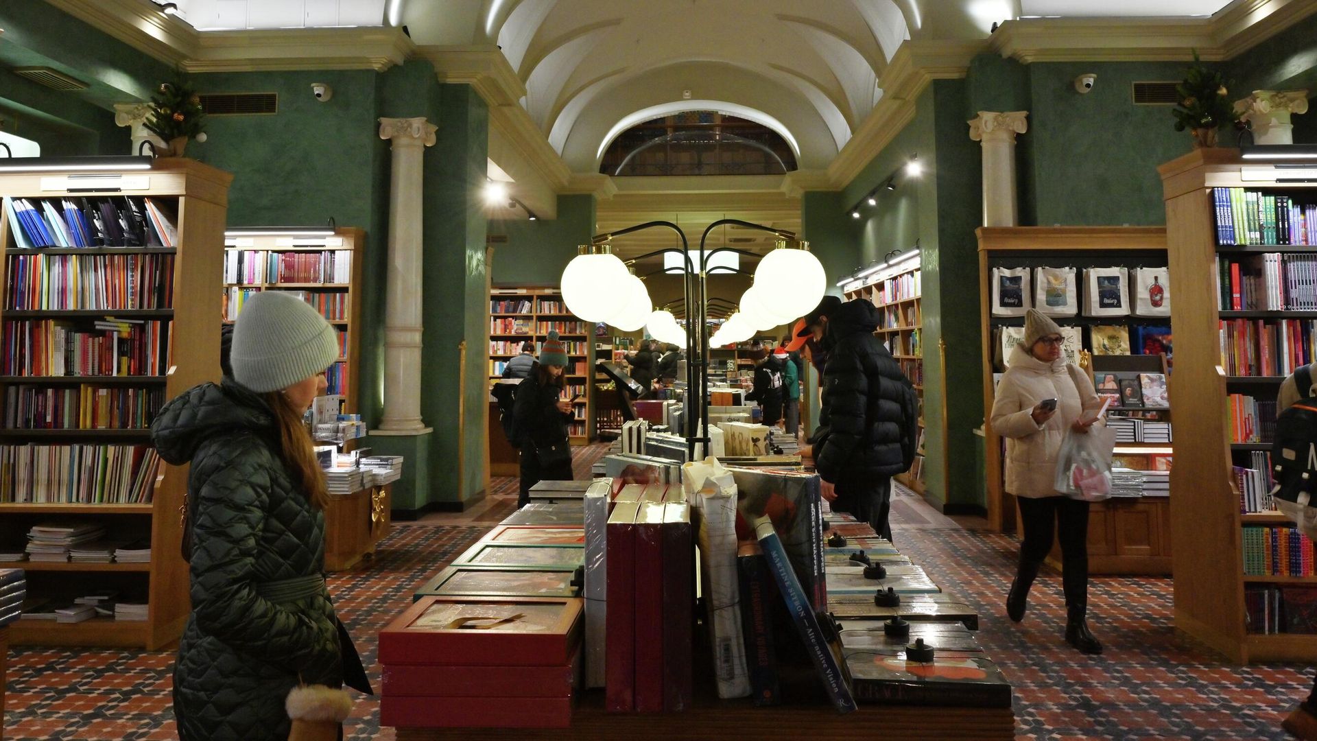 Дом Книги на Невском проспекте в Санкт-Петербурге Дом Книги на Невском проспекте в Санкт-Петербурге - РИА Новости, 1920, 12.02.2026
