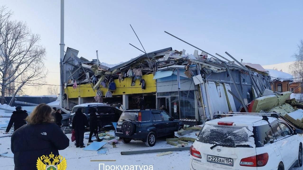 На месте обрушения части здания в Первомайском районе Новосибирска - РИА Новости, 1920, 21.01.2026