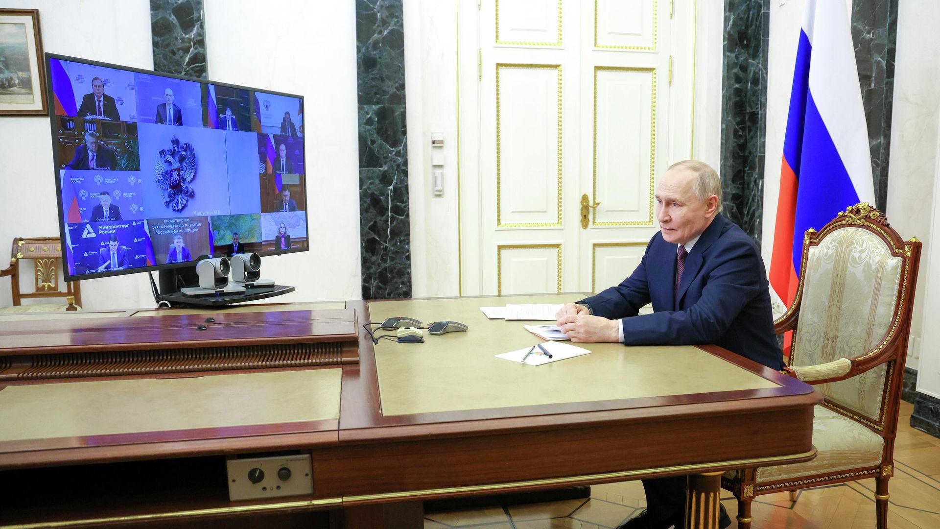 Президент РФ Владимир Путин проводит совещание с членами правительства РФ в режиме видеоконференции Президент РФ Владимир Путин проводит совещание с членами правительства РФ в режиме видеоконференции - РИА Новости, 1920, 21.01.2026