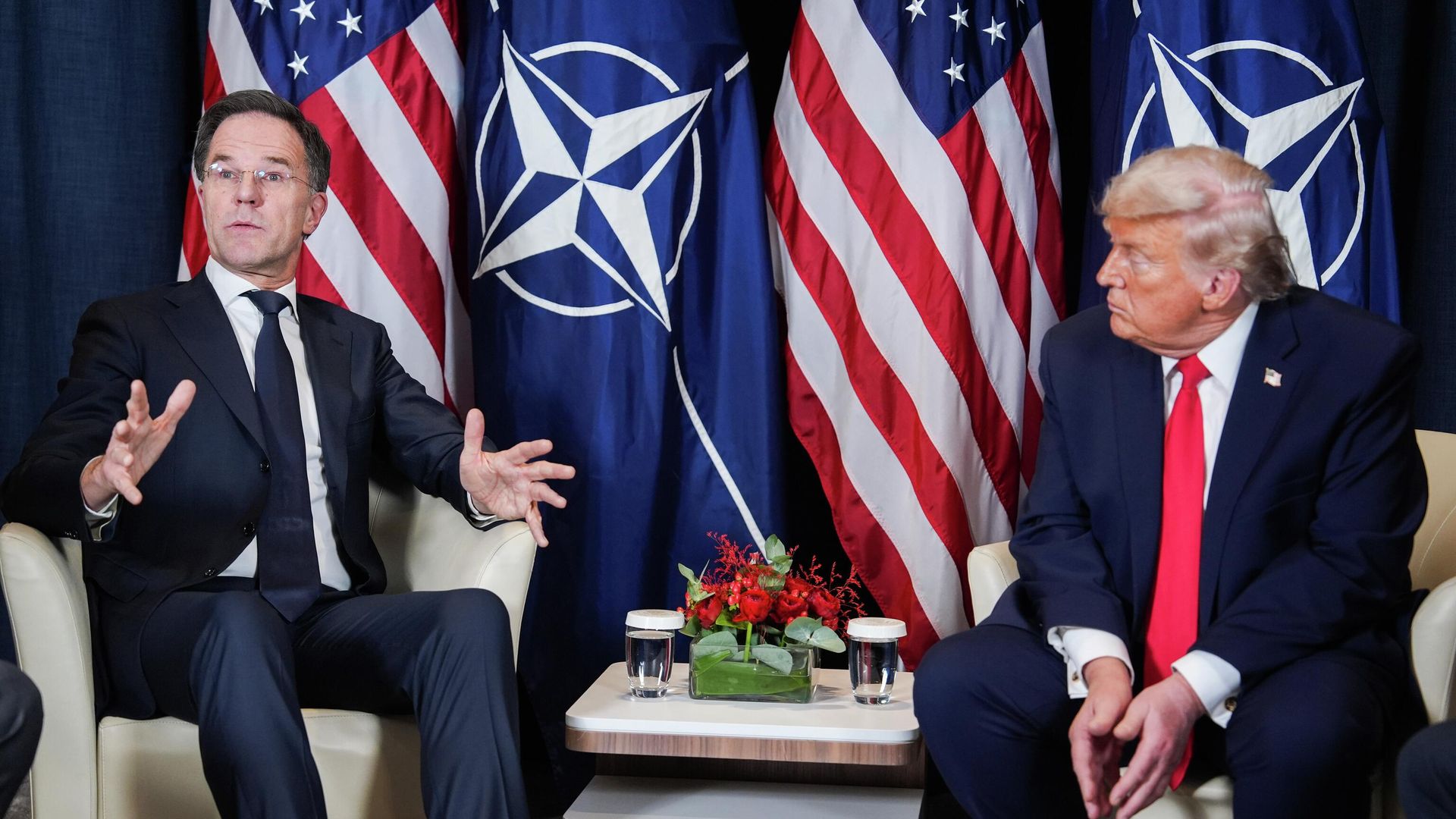 Президент США Дональд Трамп во время встречи с генеральным секретарем НАТО Марком Рютте на полях Всемирного экономического форума в Давосе. 21 января 2026 Президент США Дональд Трамп во время встречи с генеральным секретарем НАТО Марком Рютте на полях Всемирного экономического форума в Давосе. 21 января 2026 - РИА Новости, 1920, 22.01.2026
