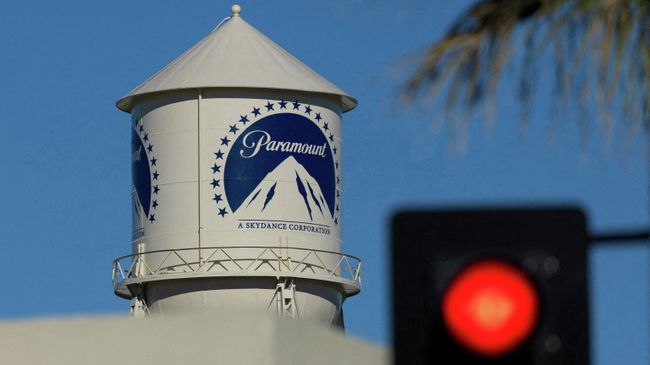 На территории киностудии Paramount в Голливуде, Калифорния