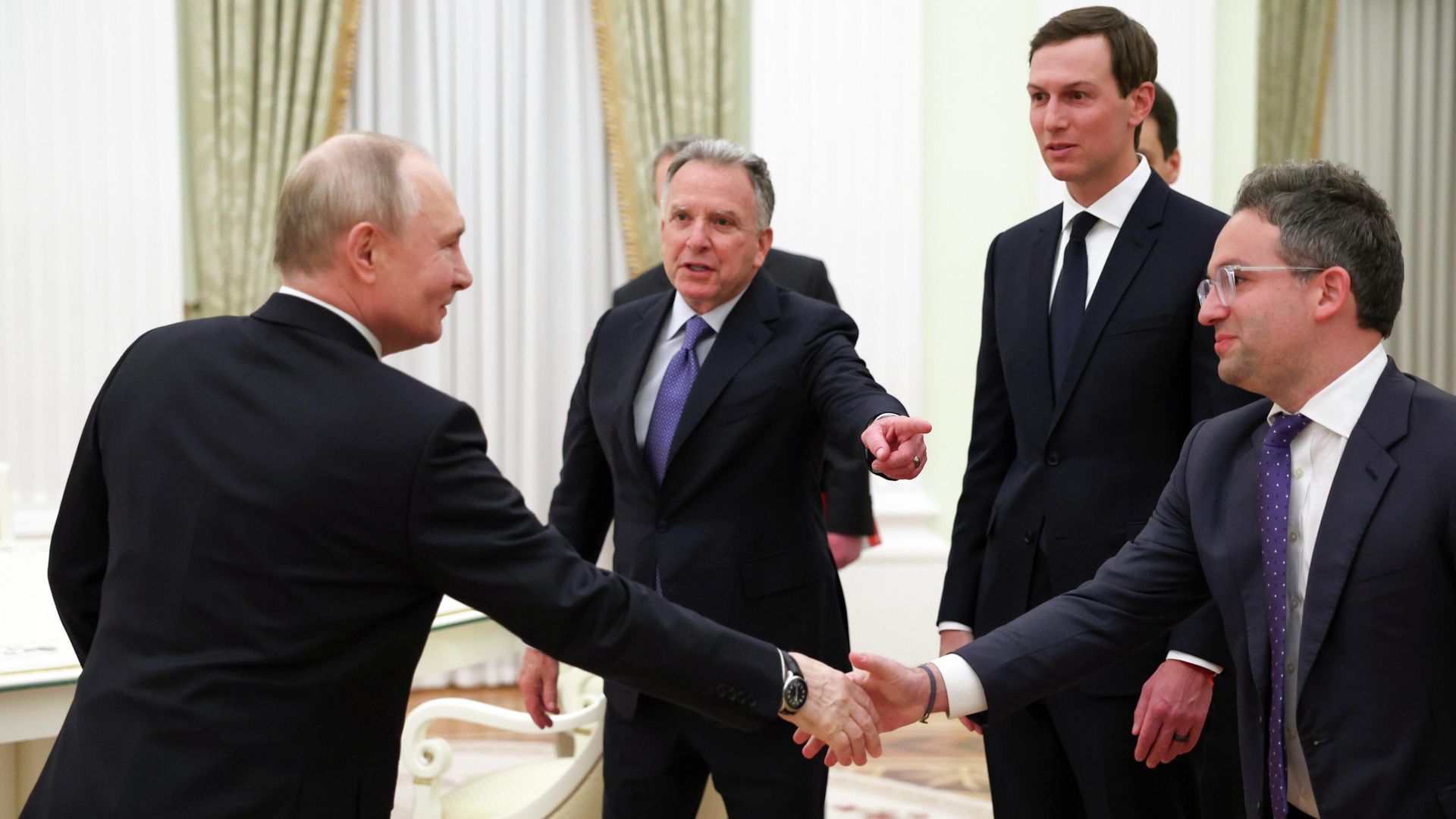 Президент РФ Владимир Путин, специальный посланник президента США Стивен Уиткофф, зять президента США Джаред Кушнер и комиссар Федеральной службы госзакупок Джош Грюнбаум во время встречи в Москве - РИА Новости, 1920, 22.01.2026