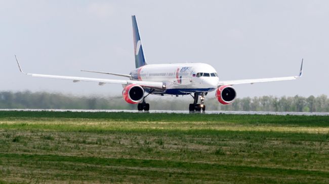 Самолет Boeing 757-200 авиакомпании Azur Air