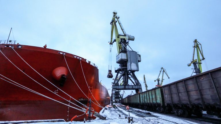 Сухогрузы в Мурманском порту Сухогрузы в Мурманском порту