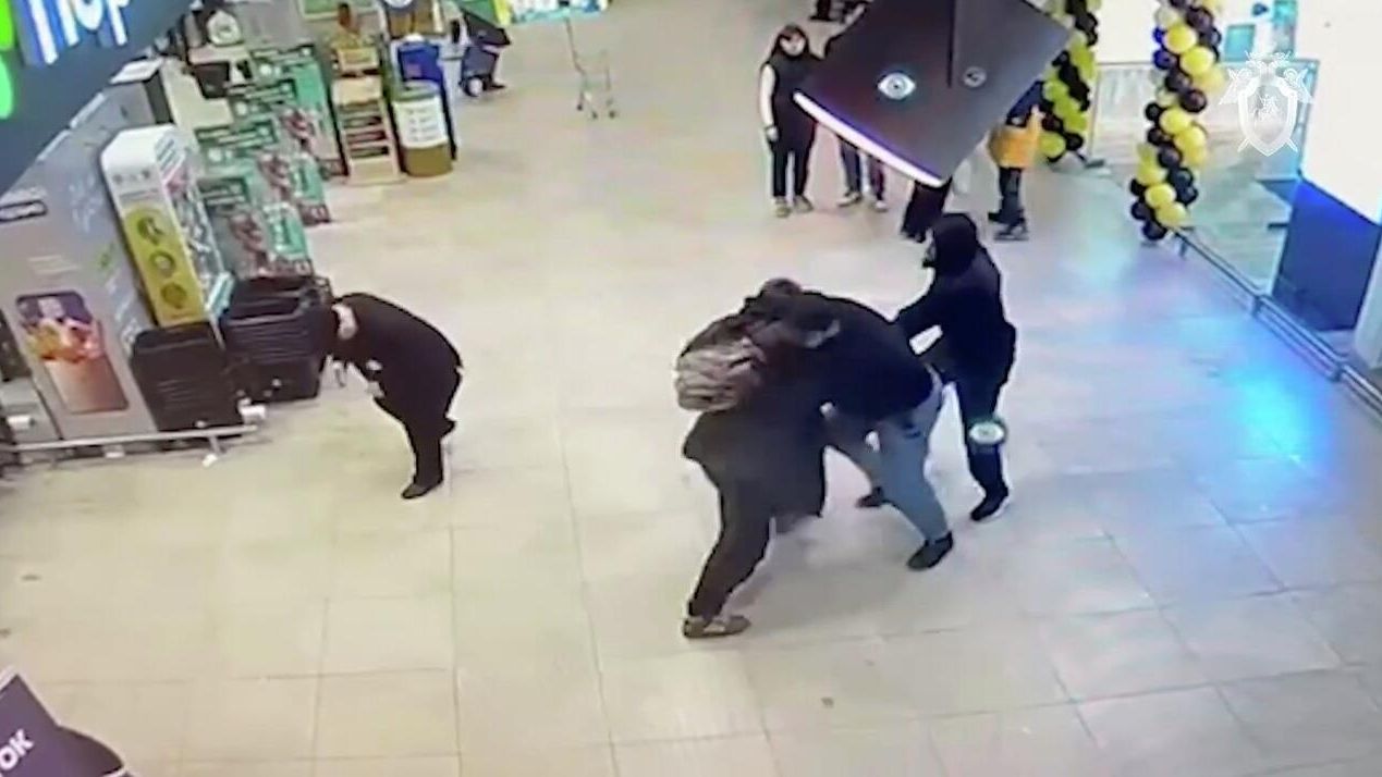 Конфликт мужчины с охранниками в торговом центре Сити Молл в Приморском районе Санкт-Петербурга Конфликт мужчины с охранниками в торговом центре Сити Молл в Приморском районе Санкт-Петербурга - РИА Новости, 1920, 23.01.2026