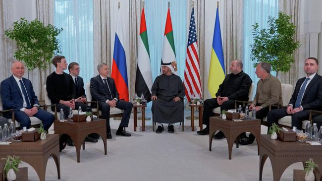 Кадры с переговоров по Украине в Абу-Даби от эмиратского госагентства WAM