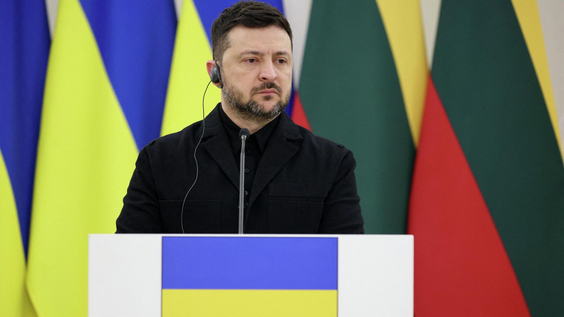 Владимир Зеленский во время пресс-конференции в Вильнюсе Владимир Зеленский во время пресс-конференции в Вильнюсе - РИА Новости, 1920, 26.01.2026