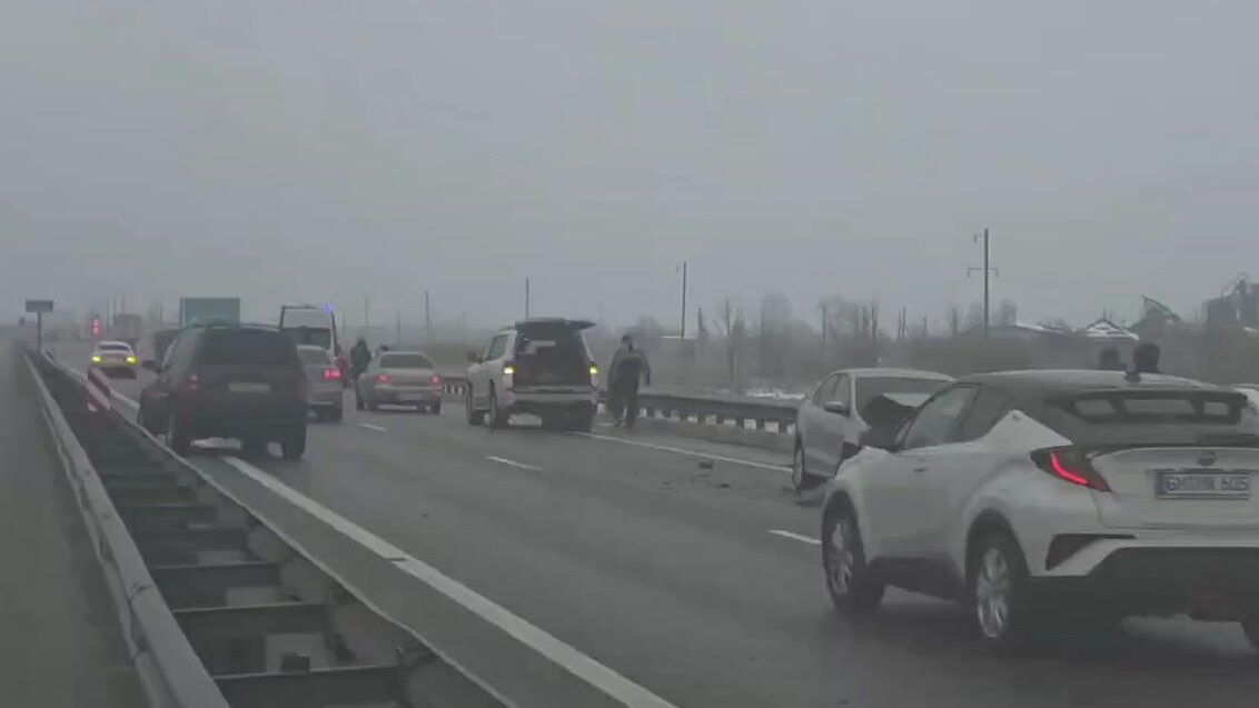 Последствия ДТП на автодороге М 4 ДОН в районе Горячего Ключа в Краснодарском крае - РИА Новости, 1920, 26.01.2026