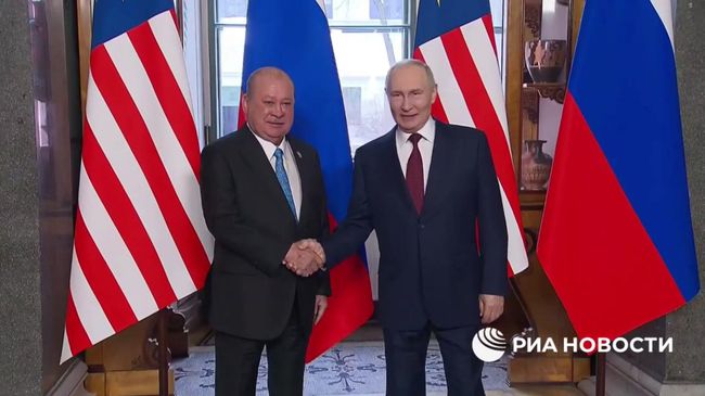 Встреча Путина и верховного правителя Малайзии султана Ибрагима в Эрмитаже