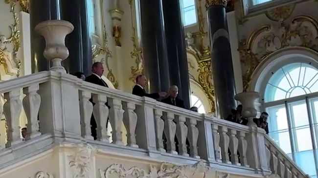 Экскурсия по Эрмитажу для Путина и султана Ибрагима