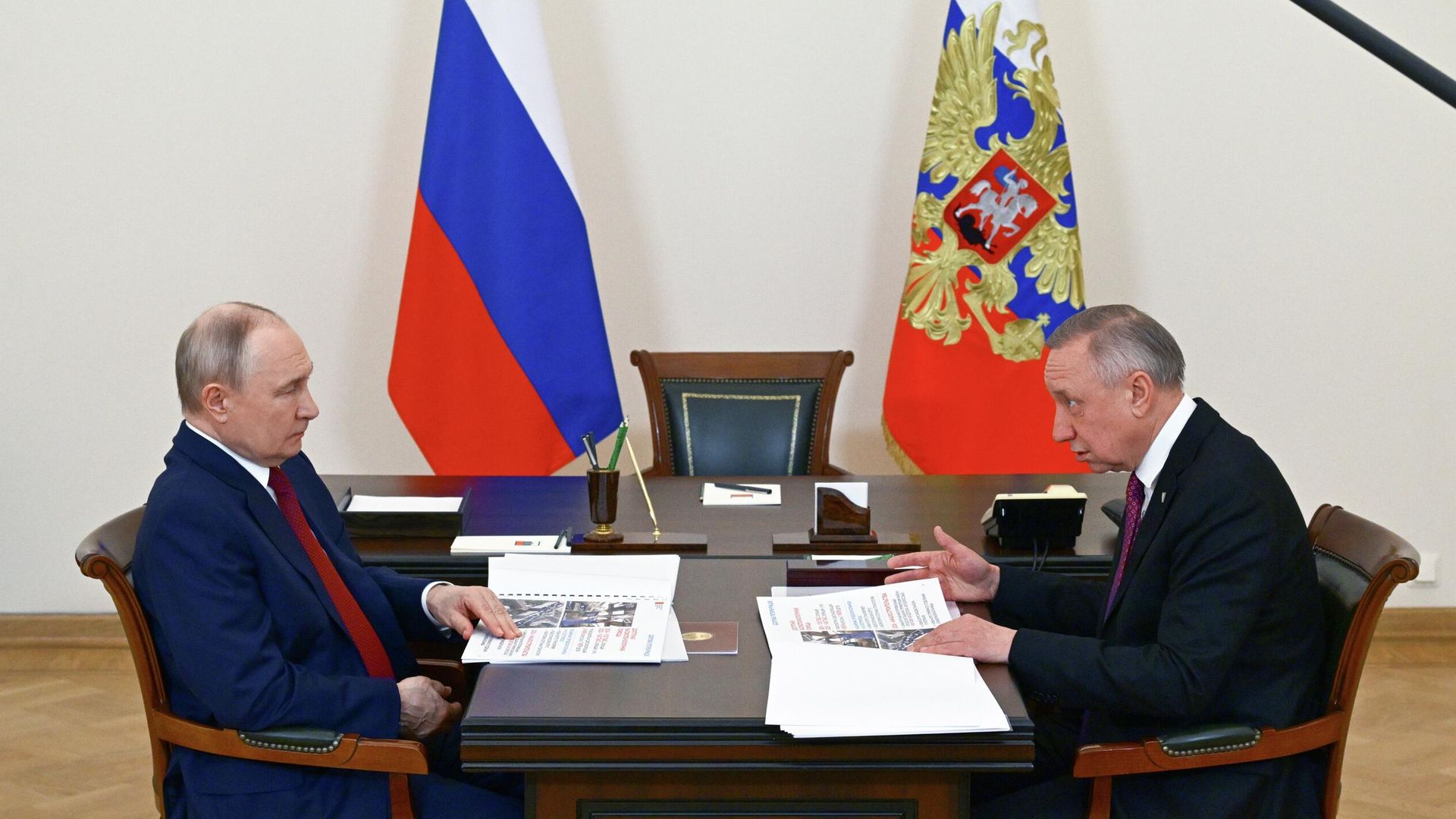 Владимир Путин и Александр Беглов во время встречи Владимир Путин и Александр Беглов во время встречи - РИА Новости, 1920, 26.01.2026