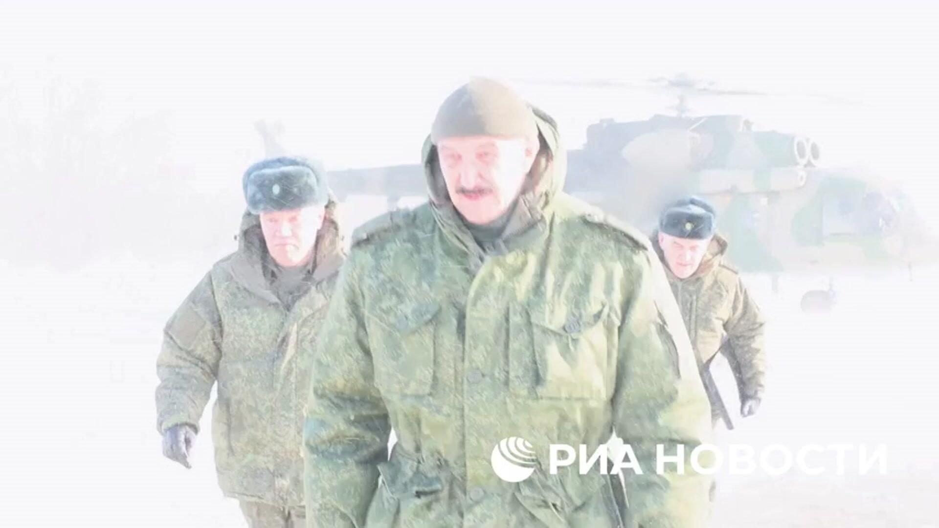 Герасимов проинспектировал группировку Запад в зоне СВО Герасимов проинспектировал группировку Запад в зоне СВО - РИА Новости, 1920, 27.01.2026