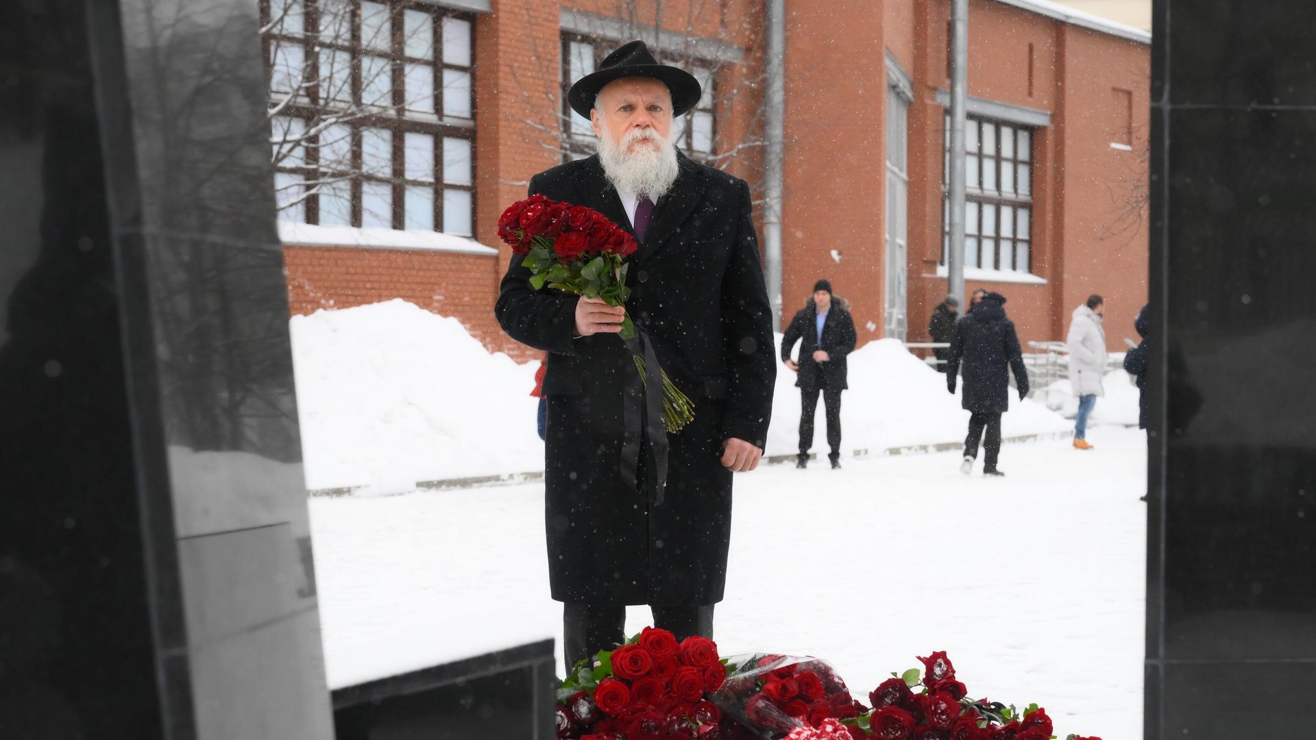 Глава Федерации еврейских общин Александр Борода на церемонии возложения цветов к Памятнику героям сопротивления в концлагерях и гетто в годы Второй мировой войны в Еврейском музее и центре толерантности в Москве Глава Федерации еврейских общин Александр Борода на церемонии возложения цветов к Памятнику героям сопротивления в концлагерях и гетто в годы Второй мировой войны в Еврейском музее и центре толерантности в Москве - РИА Новости, 1920, 27.01.2026