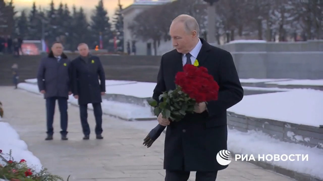 Путин возложил цветы к могиле брата Путин возложил цветы к могиле брата - РИА Новости, 1920, 27.01.2026