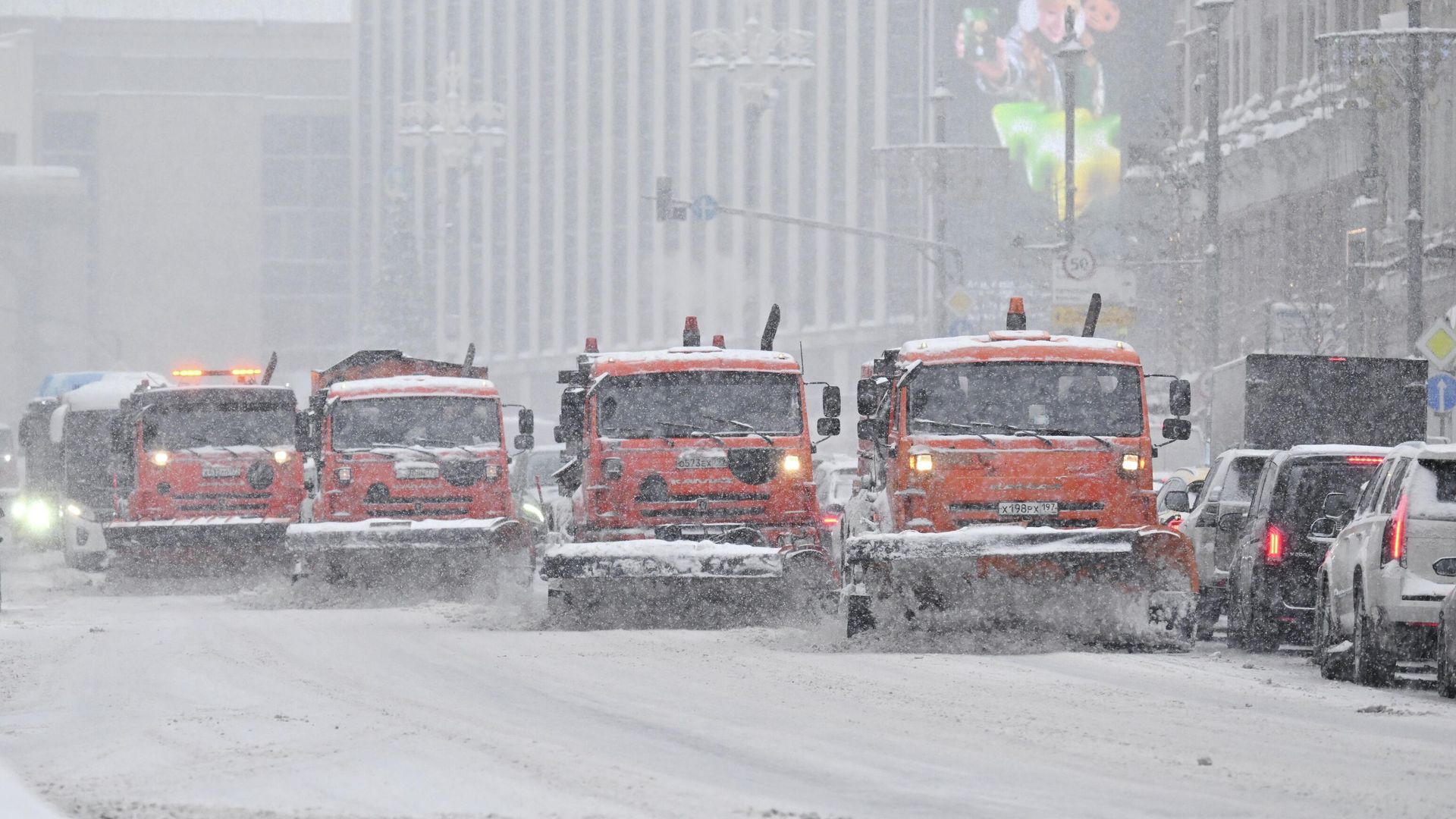 Снегоуборочная техника на Садовом кольце в Москве Снегоуборочная техника на Садовом кольце в Москве - РИА Новости, 1920, 28.01.2026