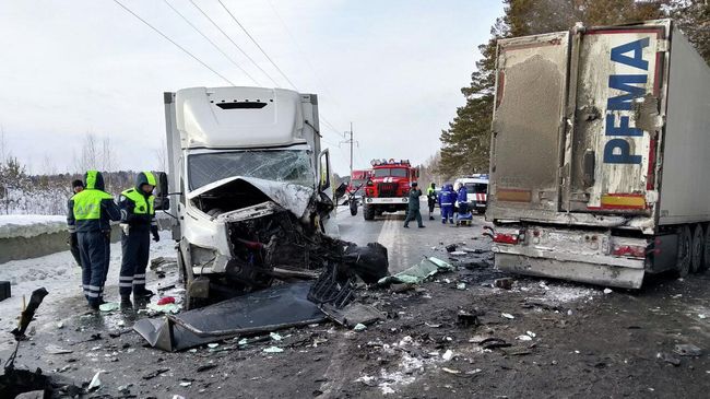 Последствия массового ДТП в Тюменской области