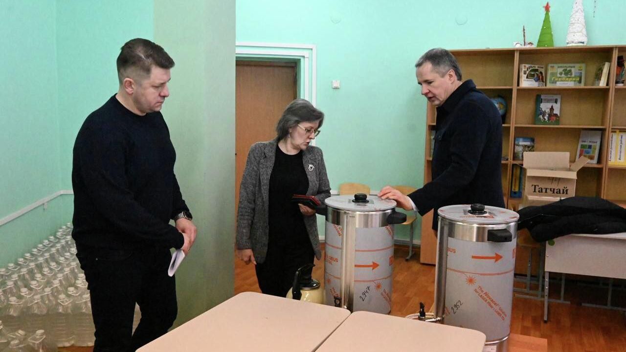 Губернатор Белгородской области Вячеслав Гладков в пункте временного обогрева в Белгороде Губернатор Белгородской области Вячеслав Гладков в пункте временного обогрева в Белгороде - РИА Новости, 1920, 28.01.2026