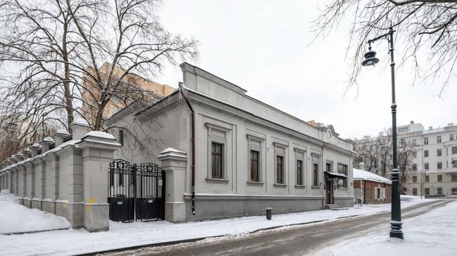 Дом русского летчика Россинского, находящийся по адресу: Малый Власьевский переулок, 4