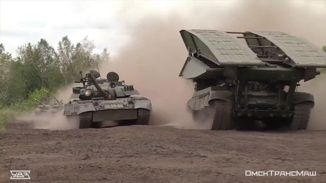 Универсальный танковый мостоукладчик МТУ-90М Универсальный танковый мостоукладчик МТУ-90М