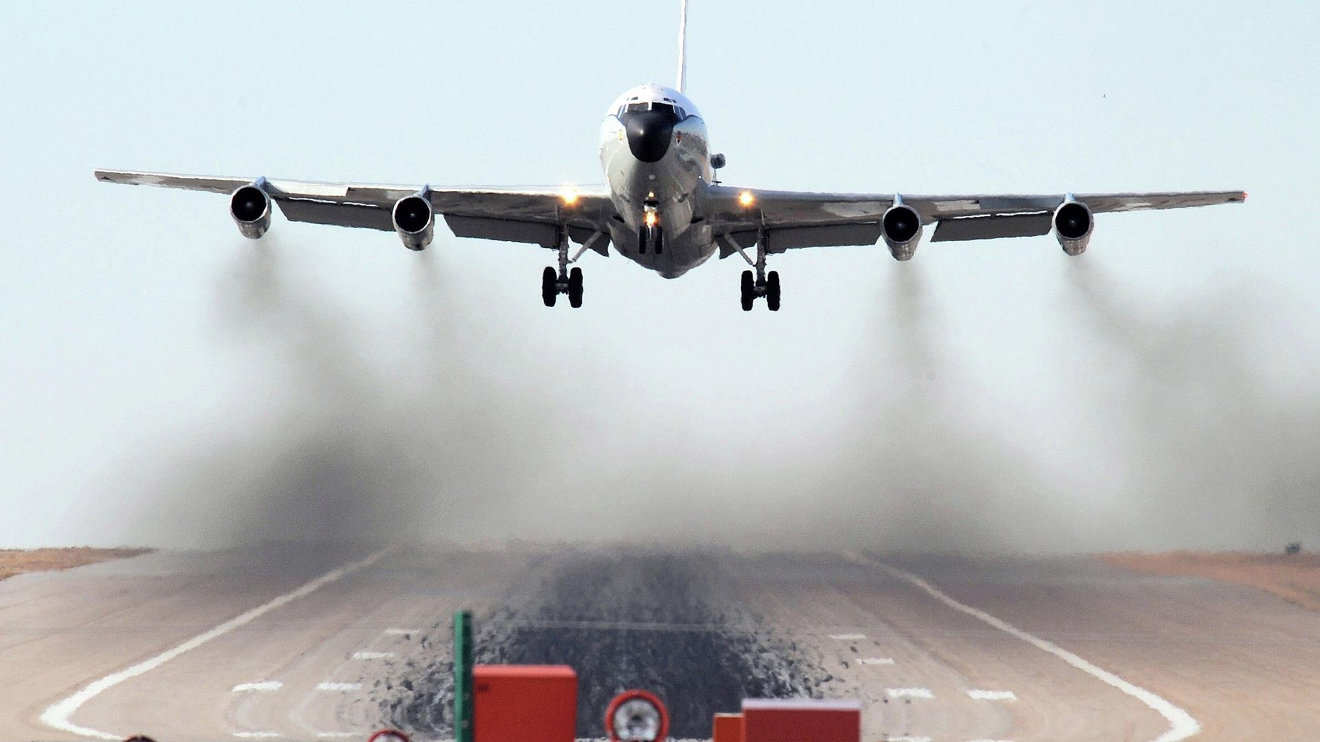 Самолет WC-135R Constant Phoenix ВВС США Самолет WC-135R Constant Phoenix ВВС США - РИА Новости, 1920, 16.02.2026
