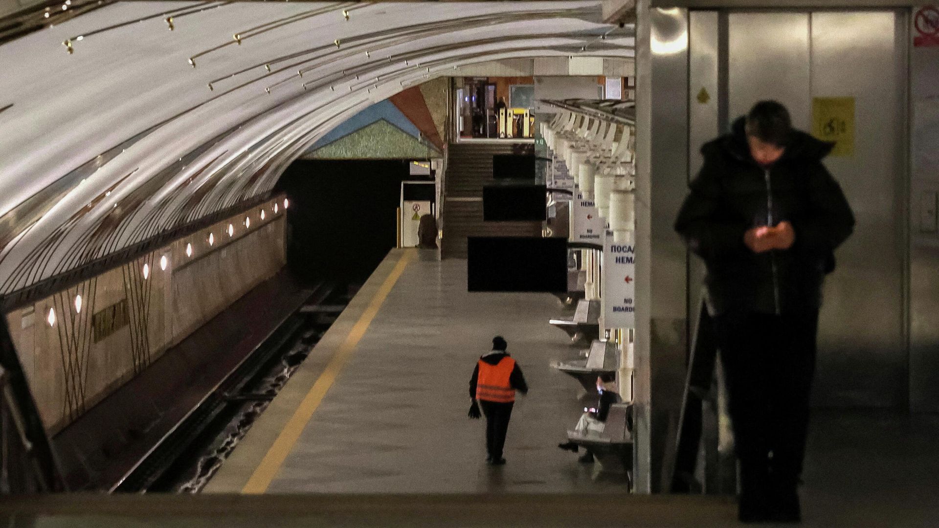 Станция метро в Киеве на фоне отключения электроэнергии Станция метро в Киеве на фоне отключения электроэнергии - РИА Новости, 1920, 31.01.2026