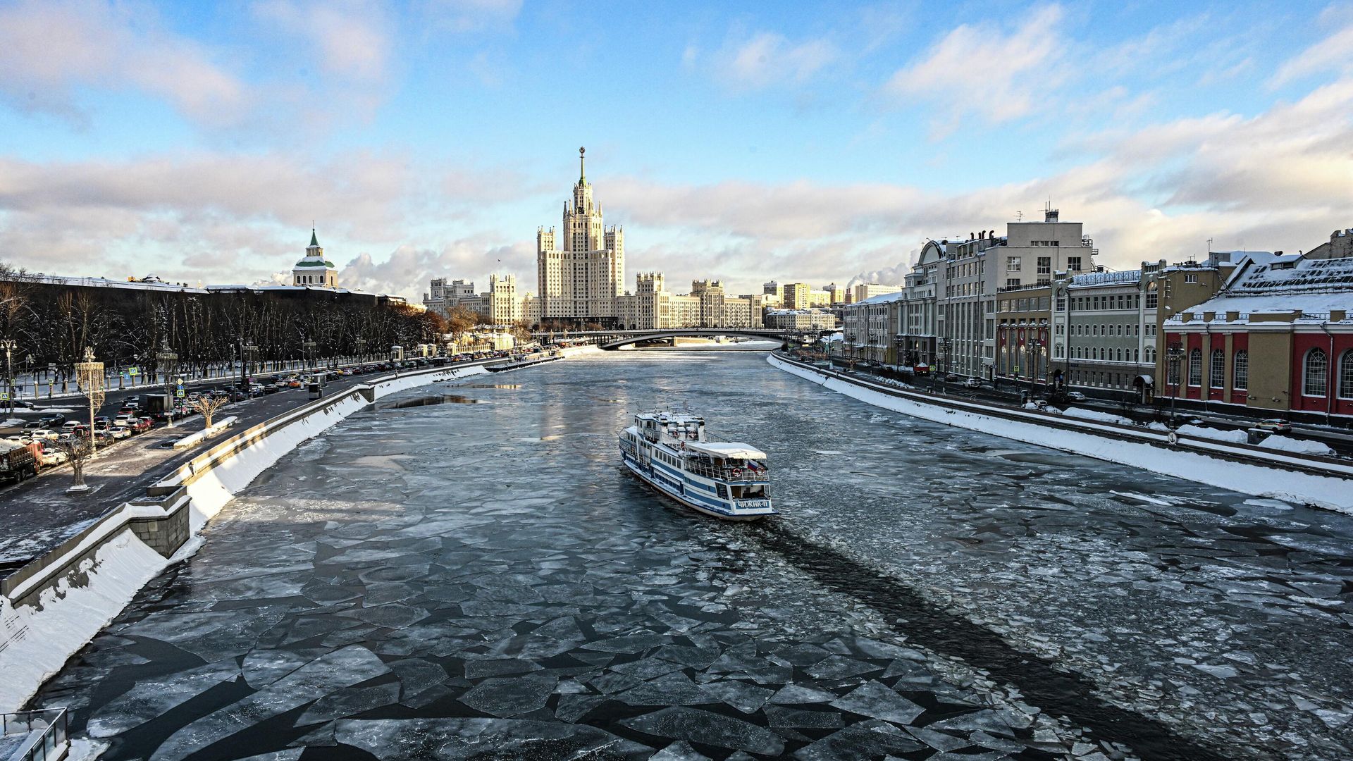 Прогулочный теплоход на Москве-реке - РИА Новости, 1920, 03.02.2026
