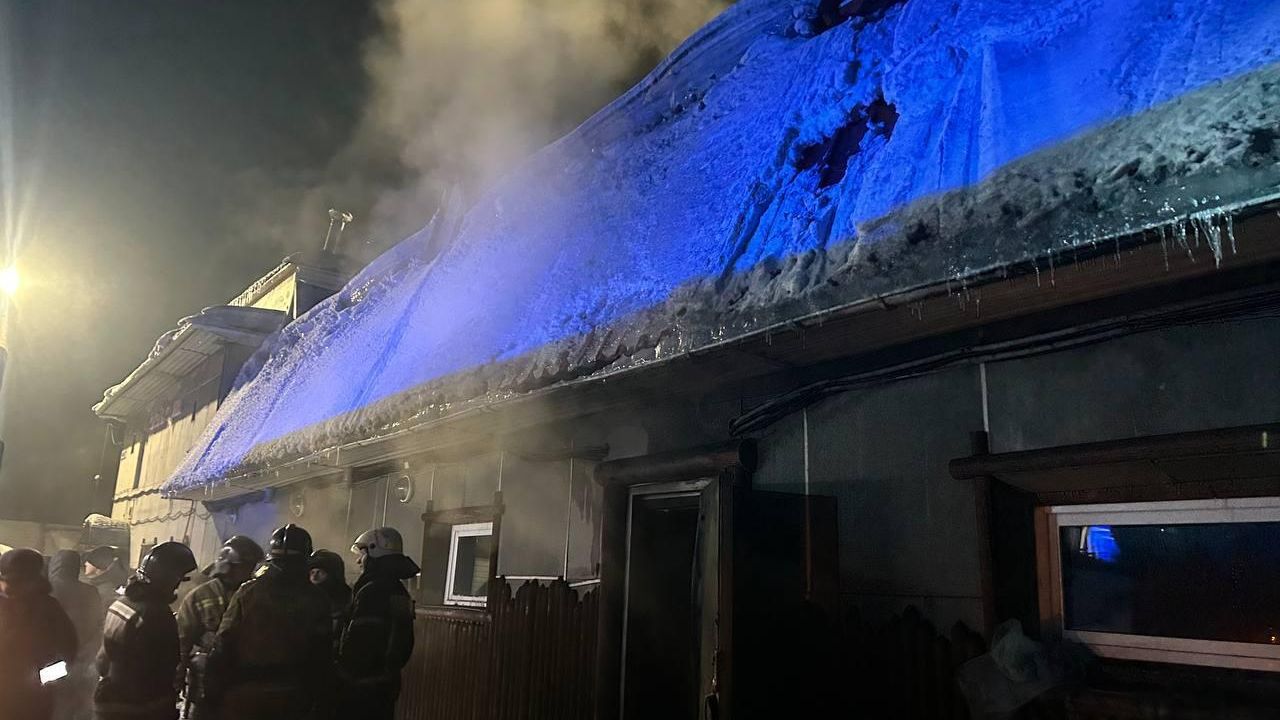 На месте пожара в частной сауне в Прокопьевске Кемеровской области На месте пожара в частной сауне в Прокопьевске Кемеровской области - РИА Новости, 1920, 01.02.2026