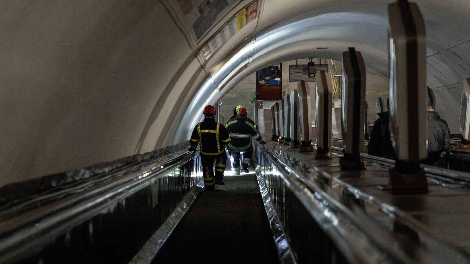 Обстановка в станции метро в Киеве на фоне отключения электроэнергии - РИА Новости, 1920, 14.10.2026