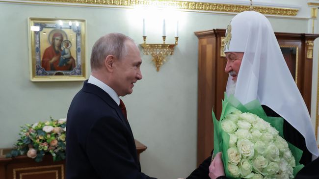 Президент России Владимир Путин поздравляет патриарха Московского и всея Руси Кирилла с семнадцатой годовщиной интронизации