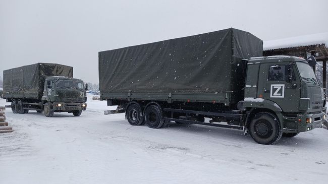 Новгородский депутат Сергей Тихомиров отправил три КамАЗа со стройматериалами в зону СВО