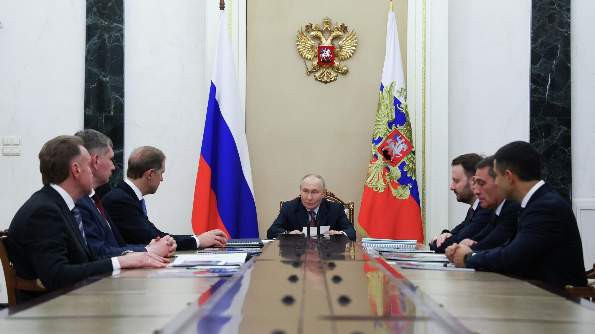 Путин на совещании по развитию химической промышленности Путин на совещании по развитию химической промышленности - РИА Новости, 1920, 02.02.2026
