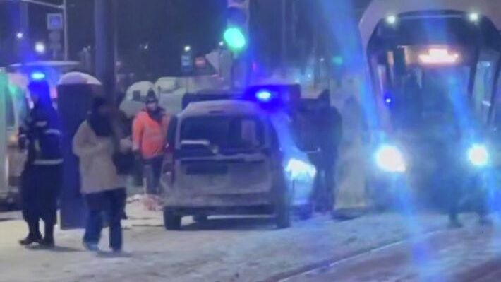 Трамвай сбил пешехода возле станции метро Университет на юго-западе Москвы - РИА Новости, 1920, 02.02.2026