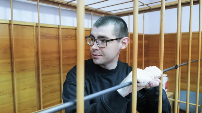 Бывший редактор URA.RU Денис Аллаяров на заседании суда в Екатеринбурге