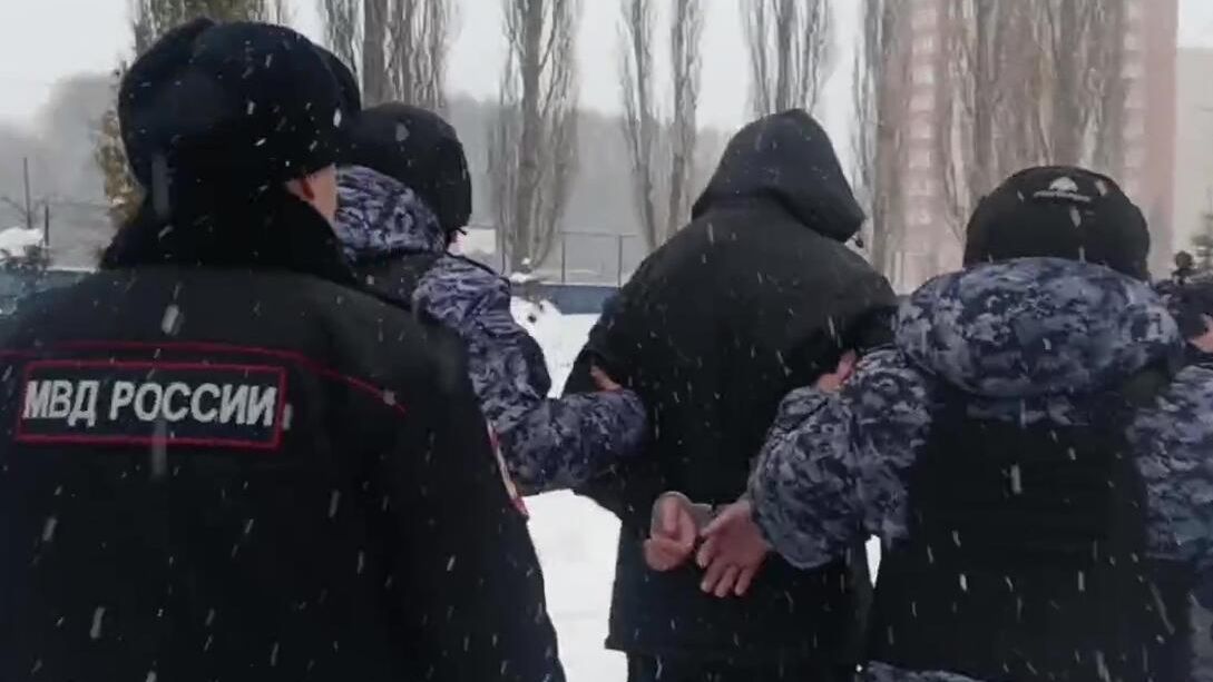 Задержание ученика , который устроил стрельбу в гимназии в Уфе Задержание ученика , который устроил стрельбу в гимназии в Уфе - РИА Новости, 1920, 03.02.2026