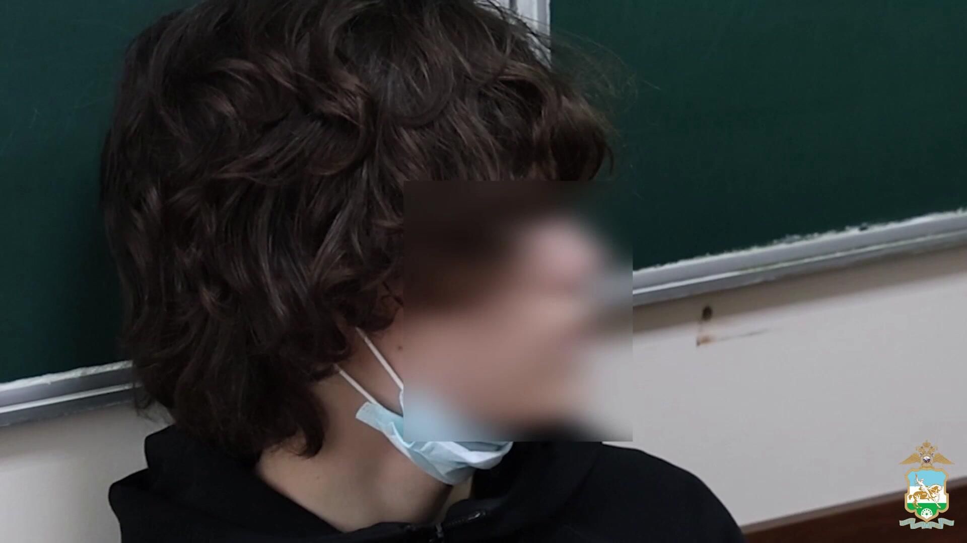 Допрос подростка, открывшего стрельбу из детского автомата в гимназии Уфы - РИА Новости, 1920, 03.02.2026