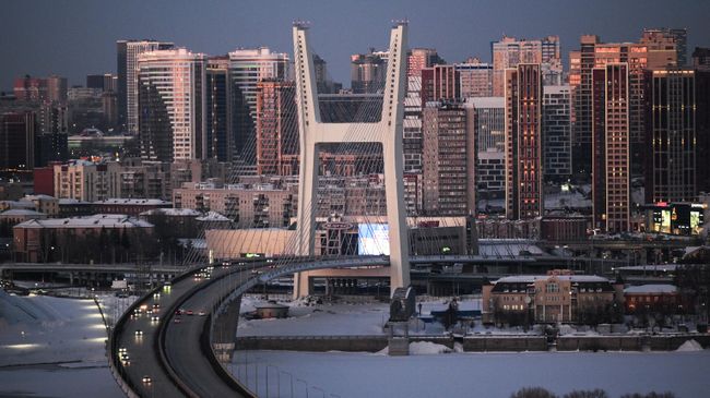 Автомобильный мост через реку Обь в Новосибирске