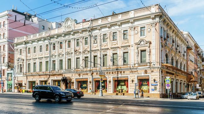 Здание магазина Елисеевский на Тверской улице в Москве Здание магазина Елисеевский на Тверской улице в Москве