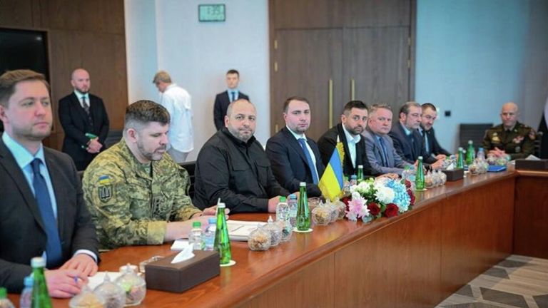 Второй раунд трёхсторонних переговоров между РФ, Украиной и США в Абу-Даби Второй раунд трёхсторонних переговоров между РФ, Украиной и США в Абу-Даби
