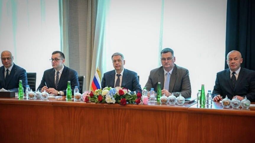 Российская делегация участвует во втором раунде переговоров представителей РФ, США и Украины в Абу-Даби Российская делегация участвует во втором раунде переговоров представителей РФ, США и Украины в Абу-Даби - РИА Новости, 1920, 05.02.2026