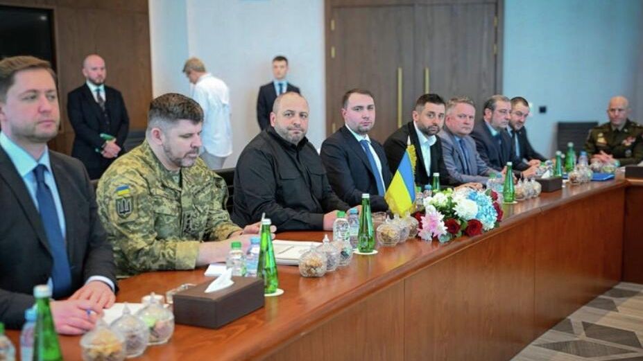 Украинская делегация участвует во втором раунде переговоров представителей РФ, США и Украины в Абу-Даби - РИА Новости, 1920, 07.02.2026