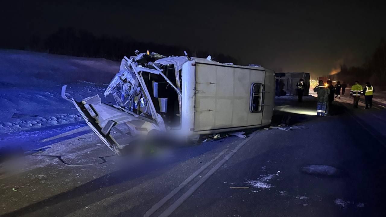 Последствия ДТП с участием автобуса ПАЗ и грузового автомобиля в Красноярском крае Последствия ДТП с участием автобуса ПАЗ и грузового автомобиля в Красноярском крае - РИА Новости, 1920, 05.02.2026