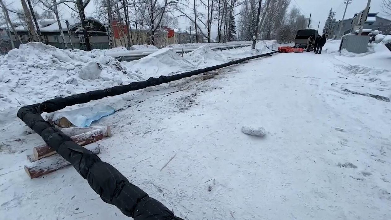 Ликвидация последствий коммунальной аварии в Бодайбо. Кадр видео Ликвидация последствий коммунальной аварии в Бодайбо. Кадр видео - РИА Новости, 1920, 06.02.2026
