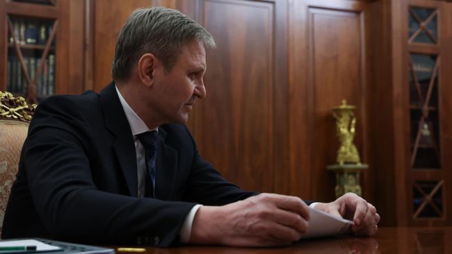 Председатель совета директоров группы Мантера Александр Ткачев во время встречи с президентом РФ Владимиром Путиным